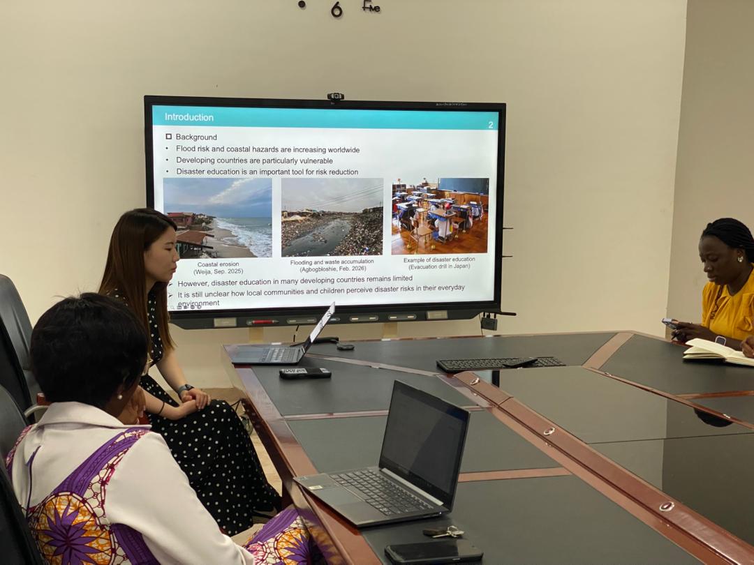 Ms. Natsuki Takayama presenting her research project in Ghana