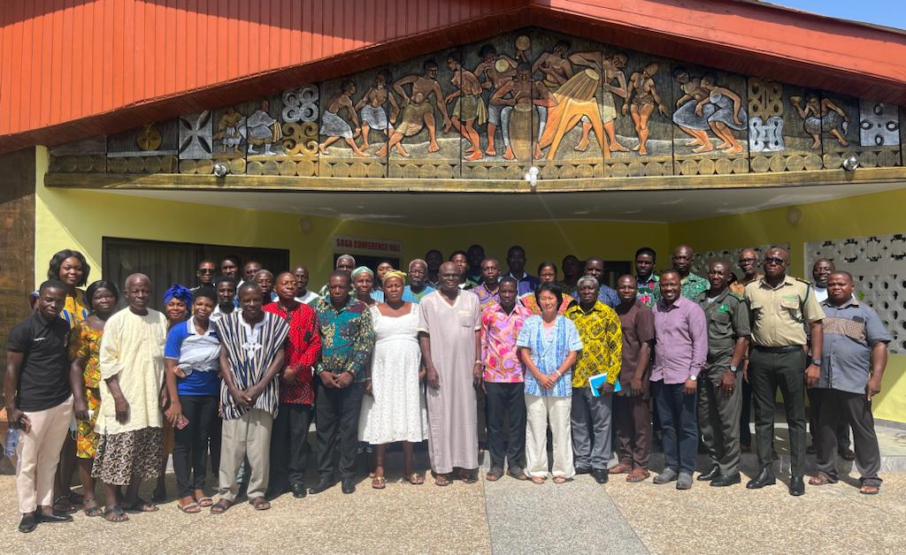 A group photo of participants and attendees the Avu Lagoon CREMA 2nd Stakeholder/Partnership meeting 